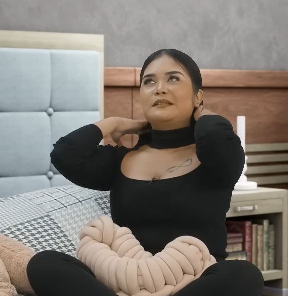 Bercinta Dengan Pria Asing