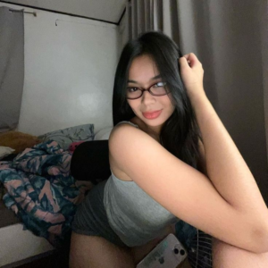 Nikmatnya Basah Diranjang