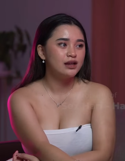 Hanabi Jatuh Cinta Dan Melakukan Seks Dengan Pria Pemalu