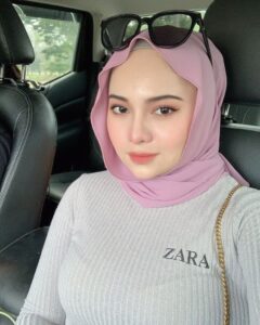 Telat Bayar Kos, Terpaksa Aku Harus Melayani Ibu Kos