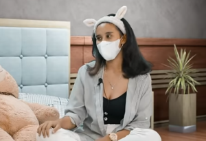 seorang wanita menjual keperawanannya