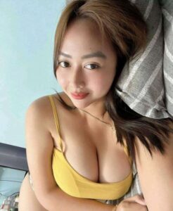 Nikmatnya Basah Diranjang